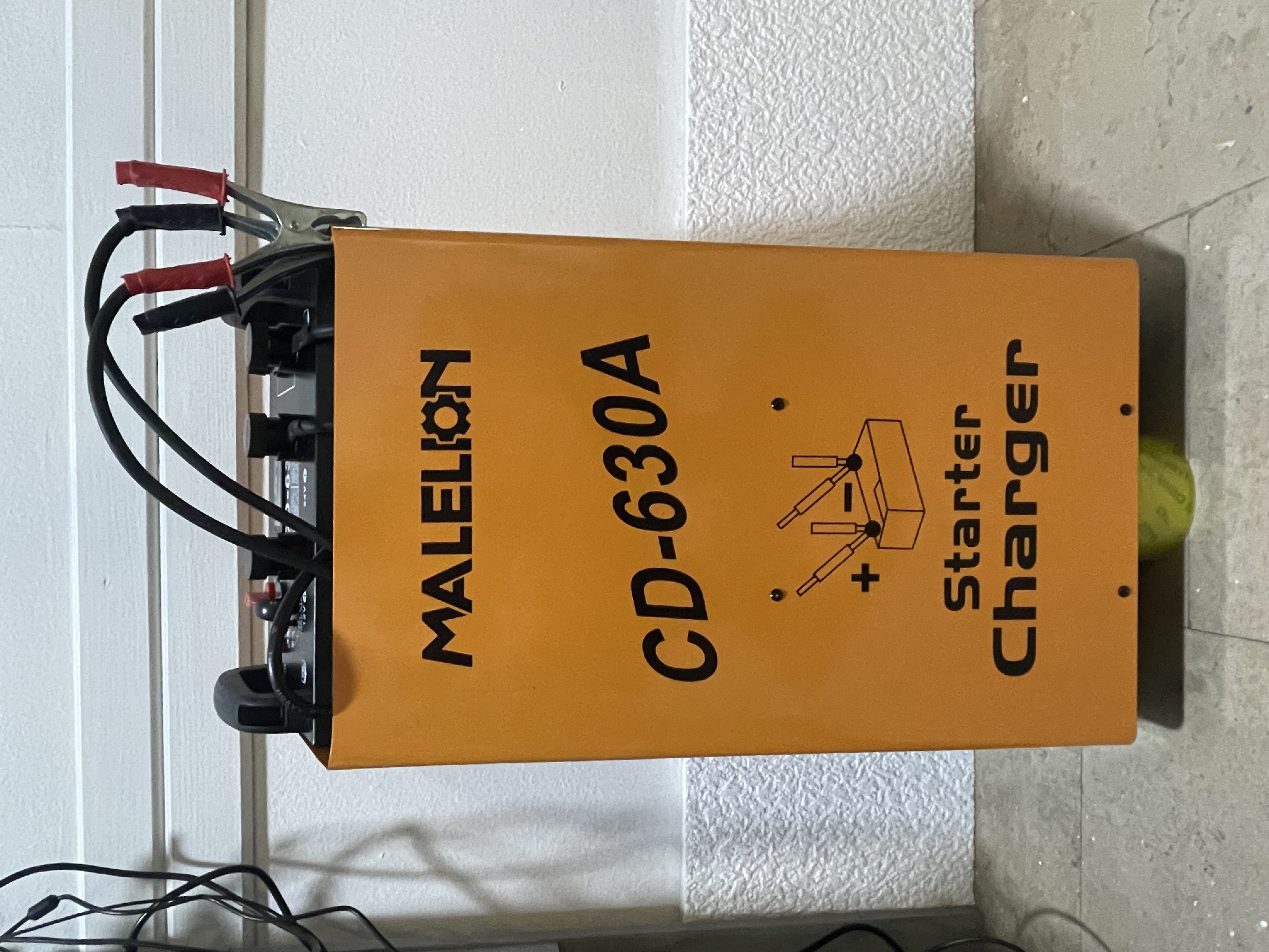 MALELON CD-630A punjač i starter za akumulatore 12V 24V — slika 3