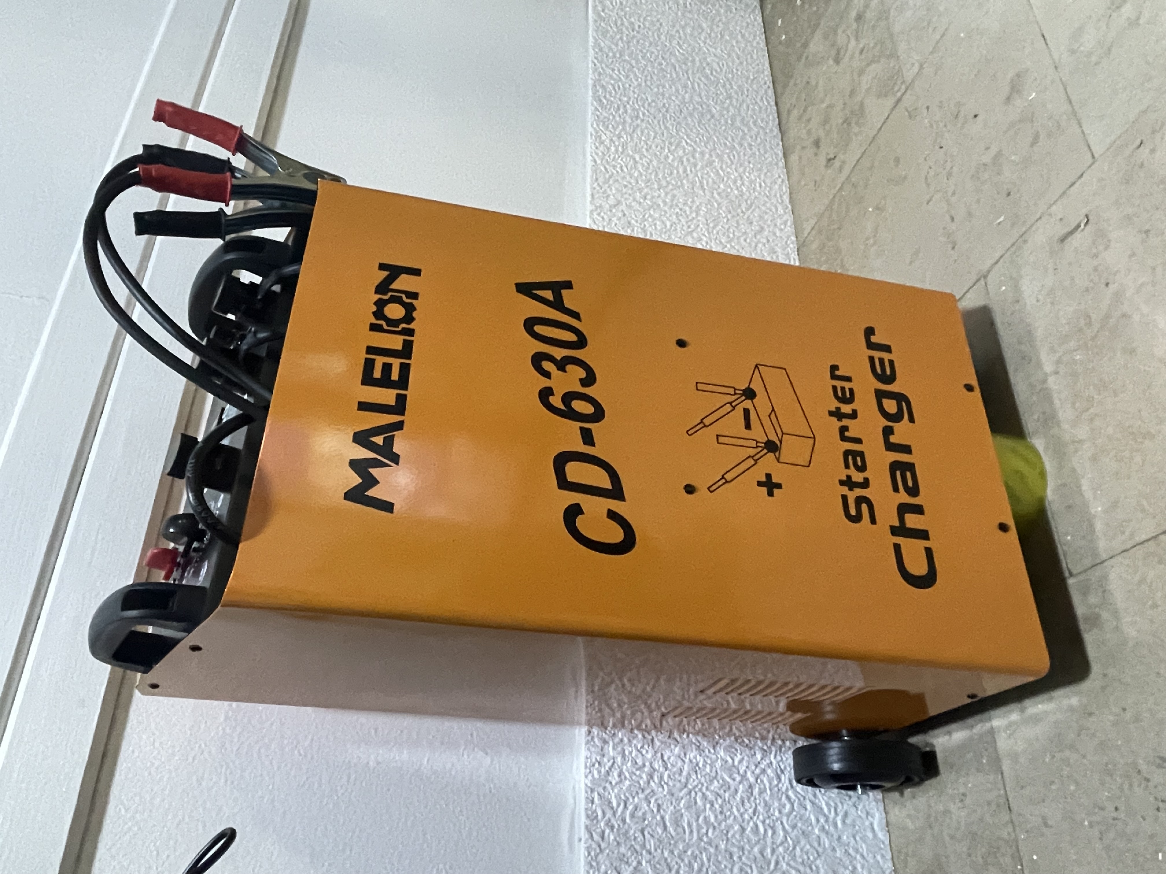 MALELON CD-630A punjač i starter za akumulatore 12V 24V — slika 5