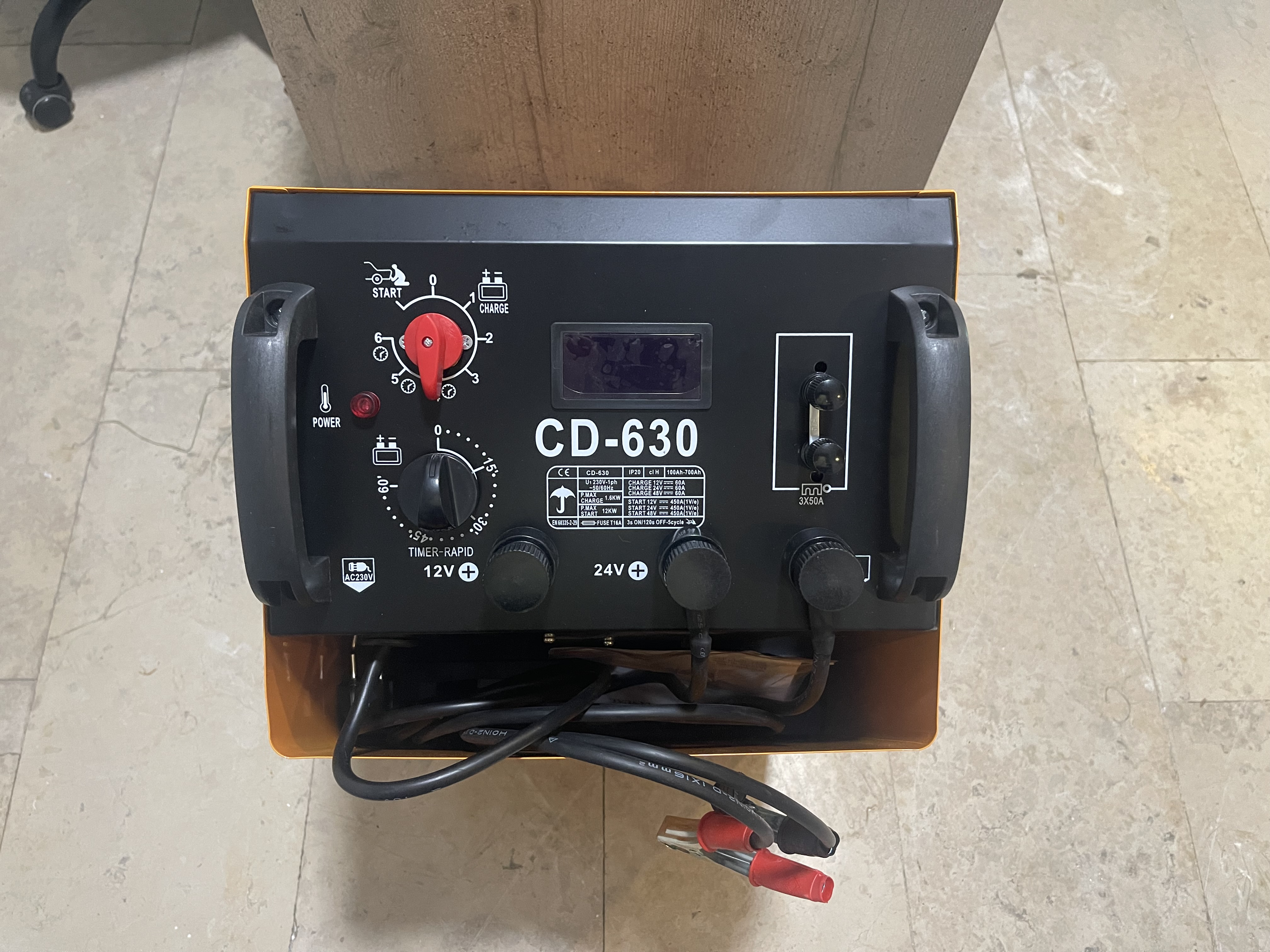 MALELON CD-630A punjač i starter za akumulatore 12V 24V — slika 2