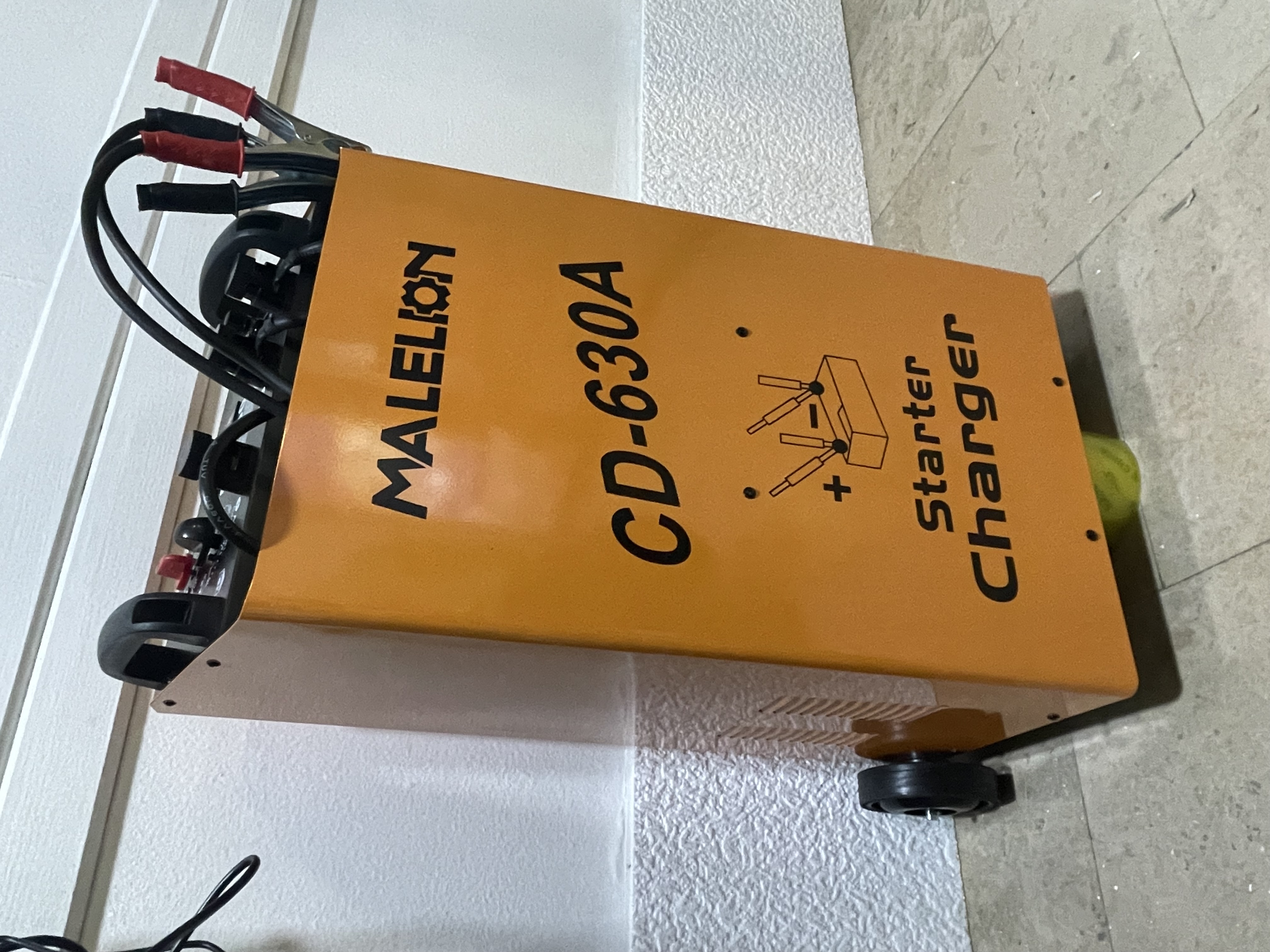 MALELON CD-630A punjač i starter za akumulatore 12V 24V — slika 4