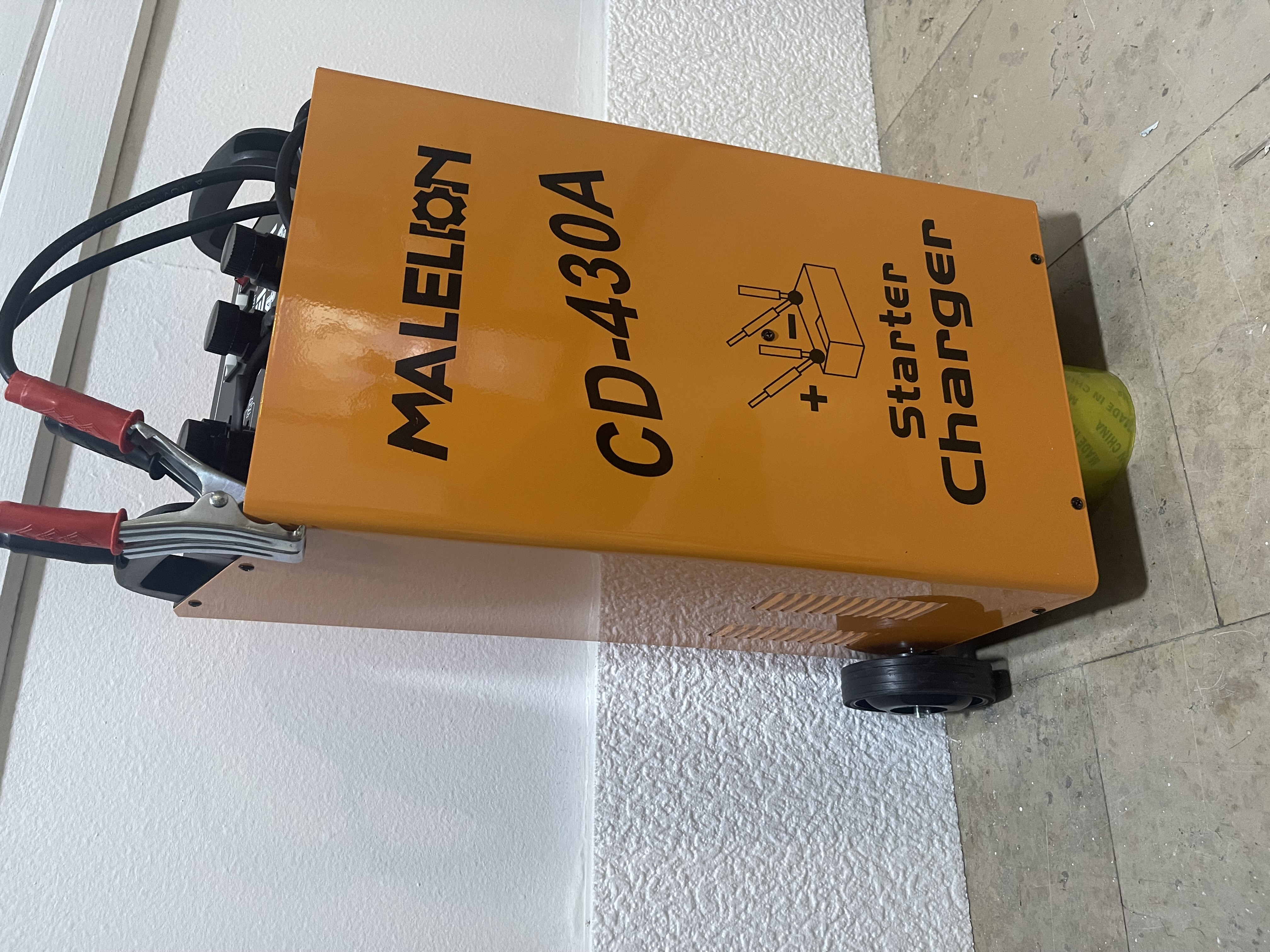 MALELON CD-430A profesionalni punjač i starter za akumulatore 12V 24V — slika 2